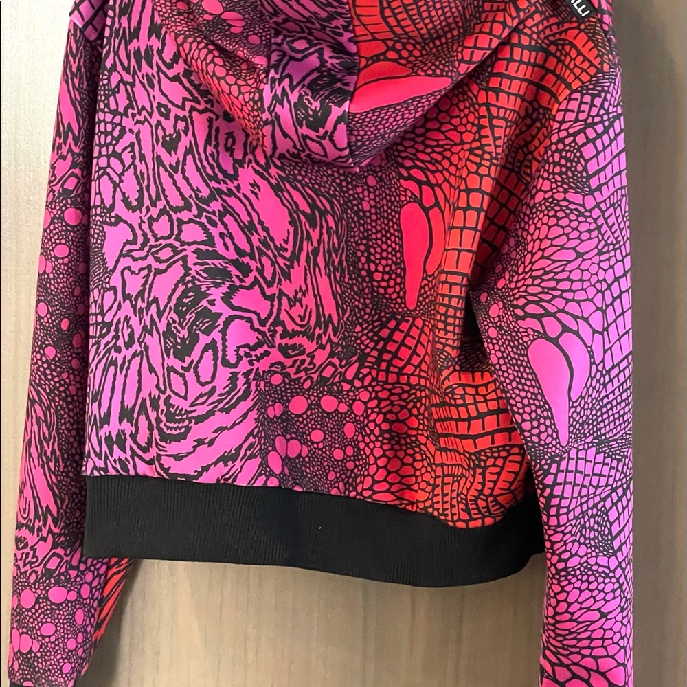 Women sweater never worn condition new